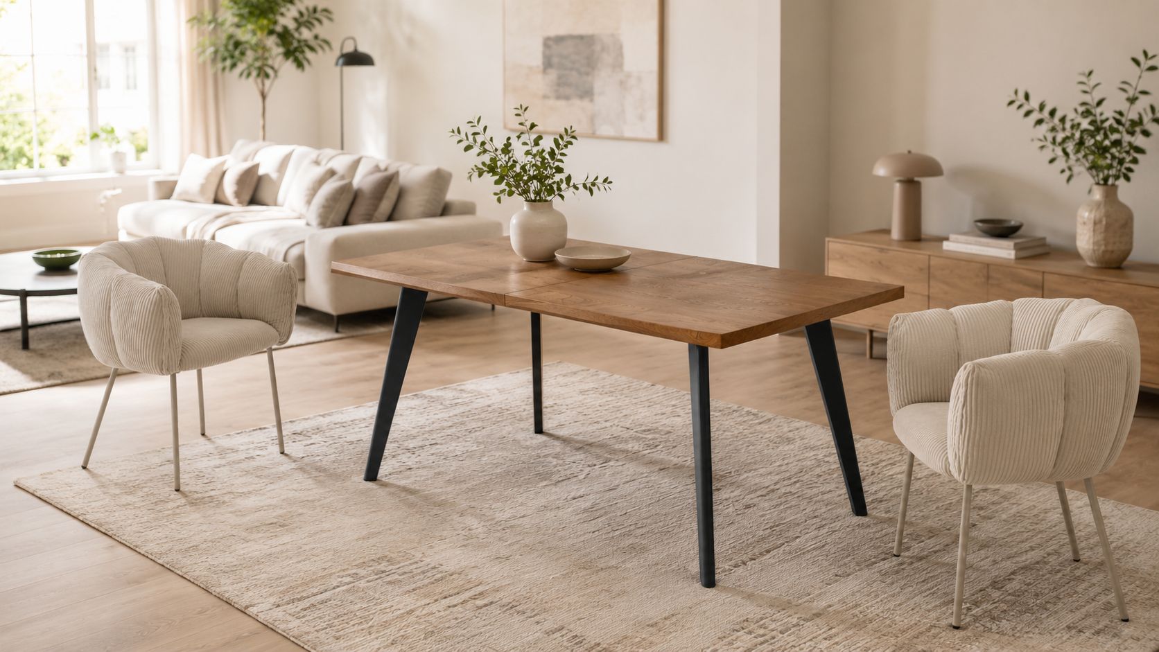 Modern nappali étkezőasztallal és beige dining chair székekkel